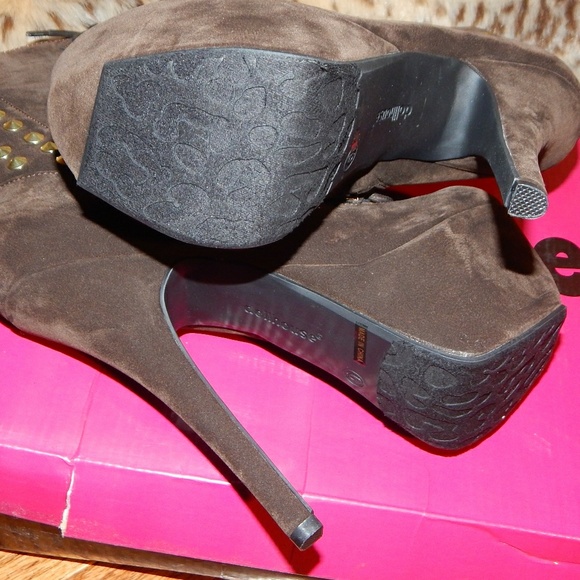 Dollhouse High Heel Booties - Picture 6 of 8